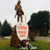Les statues de Johnny Hallyday - Le Taulier